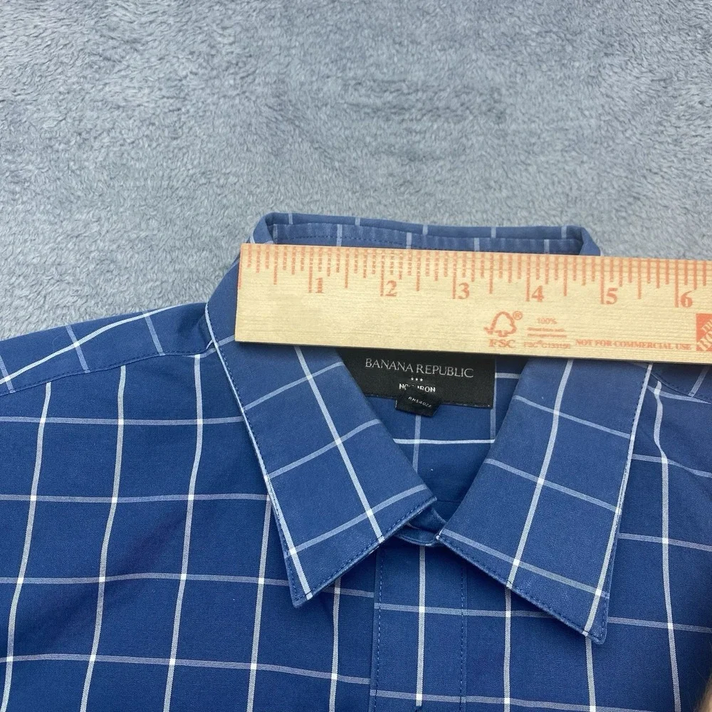 Banana Republic Mens Long Sleeve Button Down Blue Checker Medium 15/15.5, 33/34